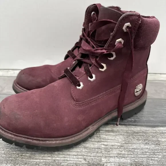 Timberland Women's Ankle Boots in Deep Red - Picture 7 of 16